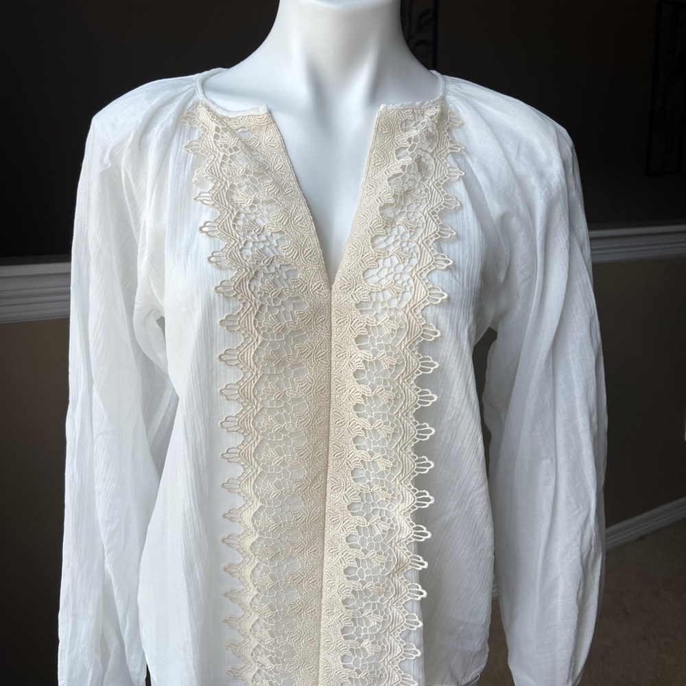 CROCHET TRIM BLOUSE